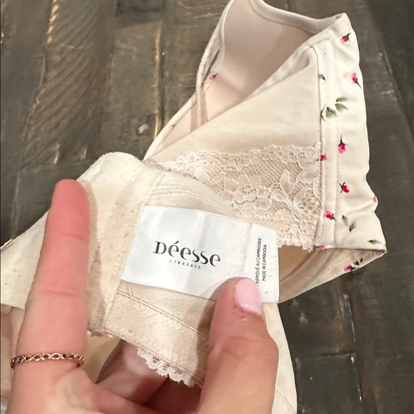 Deesee Lingerie - Picture 3 of 4